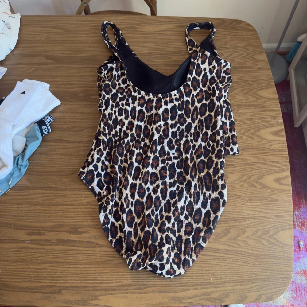 Tommy Bahama Leopard Print One Piece Swimsuit Size 16 NWT Tummy Control Wrap